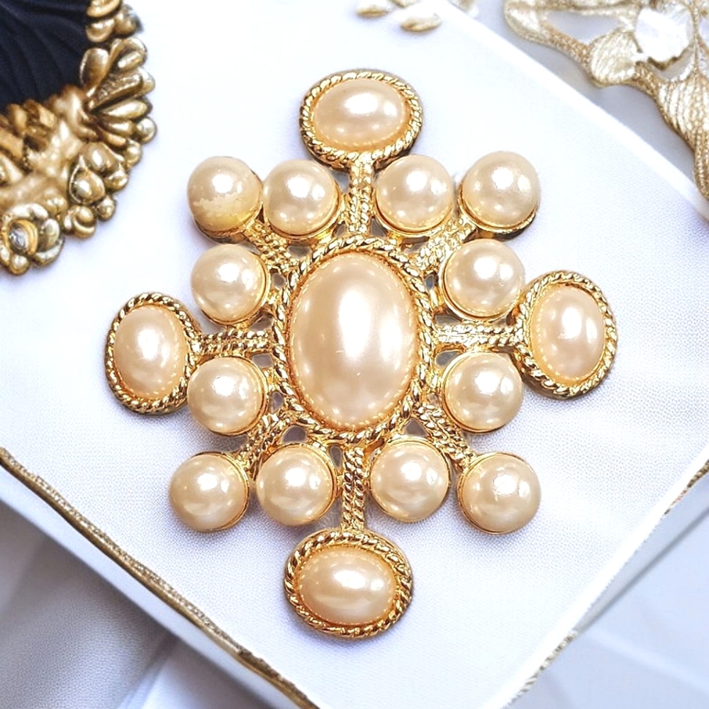 JOAN RIVERS Vintage Imperial Maltese Cross Pearl Brooch